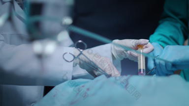 外科医生操作麻醉过程医疗操作外科手术团队工作